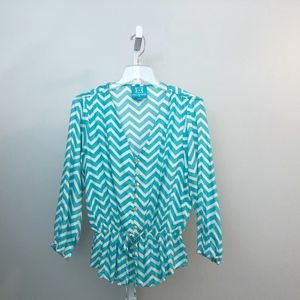 Escapada Size Small Shirt